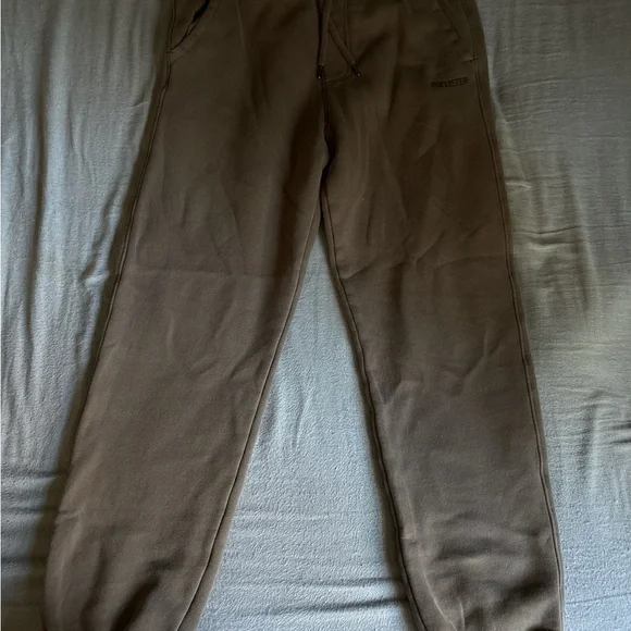 Hollister Dark Brown Sweatpants - Picture 1 of 3